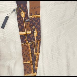 LOUIS VUITTON SILK BANDEAU / SCARF